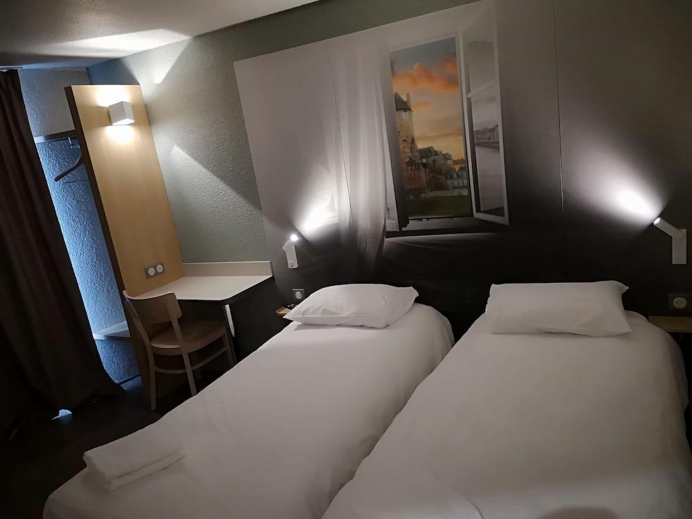 Centre Hotel 3*